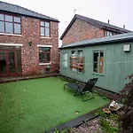 3-Bedroom House In Chorlton Full Of Character