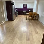 Big Room Rusholme With Tv And Private Bathroom-Parking&Wifi