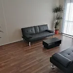 Large House With 3 Bedrooms House, 5 Guests Near City/Manu Stadiums