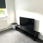 Recently Refurbished Apartment 15 Mins From Centre