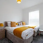 Spacious Comfortable House Close To Etihad+Parking