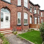 Spacious Comfortable House Close To Etihad+Parking