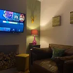 Refurbished 3 Bed House In Manchester