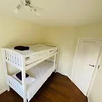 3 Bedroom Property In Prestwich 15 Mins From Manchester City Centre Garden Free Parking Superfast Wifi Netflix