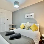 Lovely 1 Bed House Share! Free Off Road Parking! Large Rear Garden