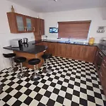 Old Trafford City Centre Events 4 Bedrooms 6 Rooms Sleeps 3 - 8
