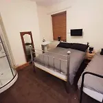 Old Trafford City Centre Events 4 Bedrooms 6 Rooms Sleeps 3 - 8
