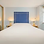 Lovely 2 Double Bedroom Flat With Patio