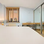 Lovely 2 Double Bedroom Flat With Patio