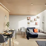 Manchester Skygardens-Dazzling Boutique
