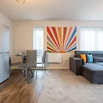 M5 Ordsall - Spacious 2 Bedroom City Apartment