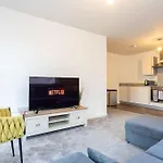 M5 Ordsall - Spacious 2 Bedroom City Apartment