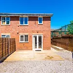 Stylish 4 Bedroom Home Close To Manchester City Centre