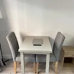 Modern Guest House With Private Entrance