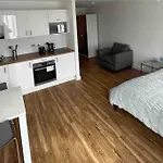 Luxury Apartment Near Media City