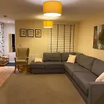 Cosy House Near City Centre And Football Stadium