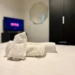 Fully Equipped One Bedroom Apartment Near Old Trafford Stadium!