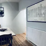 3 Bath Contemporary Victorian Near Manchester Attractions