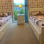 Cosy House Near City Centre And Football Stadium