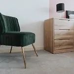 City Living Penthouse Apartment With Parking