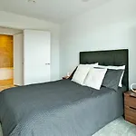 2 Bedroom Luxurious Apartment In The Manchester City.