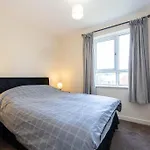 Lovely 2 Bedroom Flat With Balcony Near City Centre