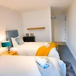 2-Bed Apartment Near City Centre