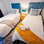 2-Bed Apartment Near City Centre