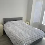 Flat 1 15 Woodland Road, M18 7Hs