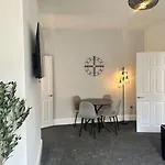 Large Five Bedroom Home With Parking, Sleeps 11!