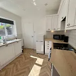 Large Five Bedroom Home With Parking, Sleeps 11!