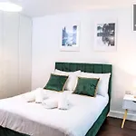 Manchester Apartments By Bevolve - City Centre 2