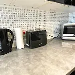 The Works-Fresh 2Bed In Centre, Opposite Arndale.
