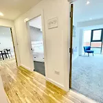 The Works-Fresh 2Bed In Centre, Opposite Arndale.