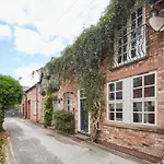 Host & Stay - Tripps Mews