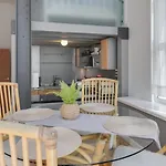 Princess Street Apartment