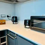 Beautifully Presented One Bedroom Apt Close To Old Trafford Stadium