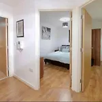 Nq4-Centre