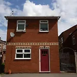 Cosy & Fully Equipped Cottage In Swinton