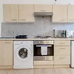 Cosy & Fully Equipped Cottage In Swinton