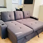 Bright And Spacious 2 Bed Apt - Sleeps Up To 6