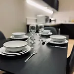 Stunning 2 Bedroom Apartment In The City Centre