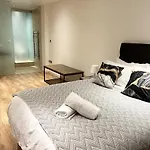 Free Parking 2 Bedroom Apartment