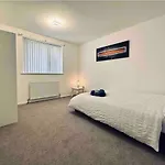 Cozy Home Off Famous Wilmslow Road