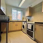 Cozy Home Off Famous Wilmslow Road