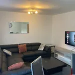 Spacious 4 Bed House, Sleep 8 Short & Long Stay, Free Parking ,5Min Drive From Man City Stadium