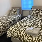 Spacious 4 Bed House, Sleep 8 Short & Long Stay, Free Parking ,5Min Drive From Man City Stadium