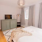 Beautiful West Didsbury 4Br Home