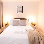 Beautiful West Didsbury 4Br Home