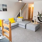 Cozy Townhouse In The Heart Of Greater Manchester